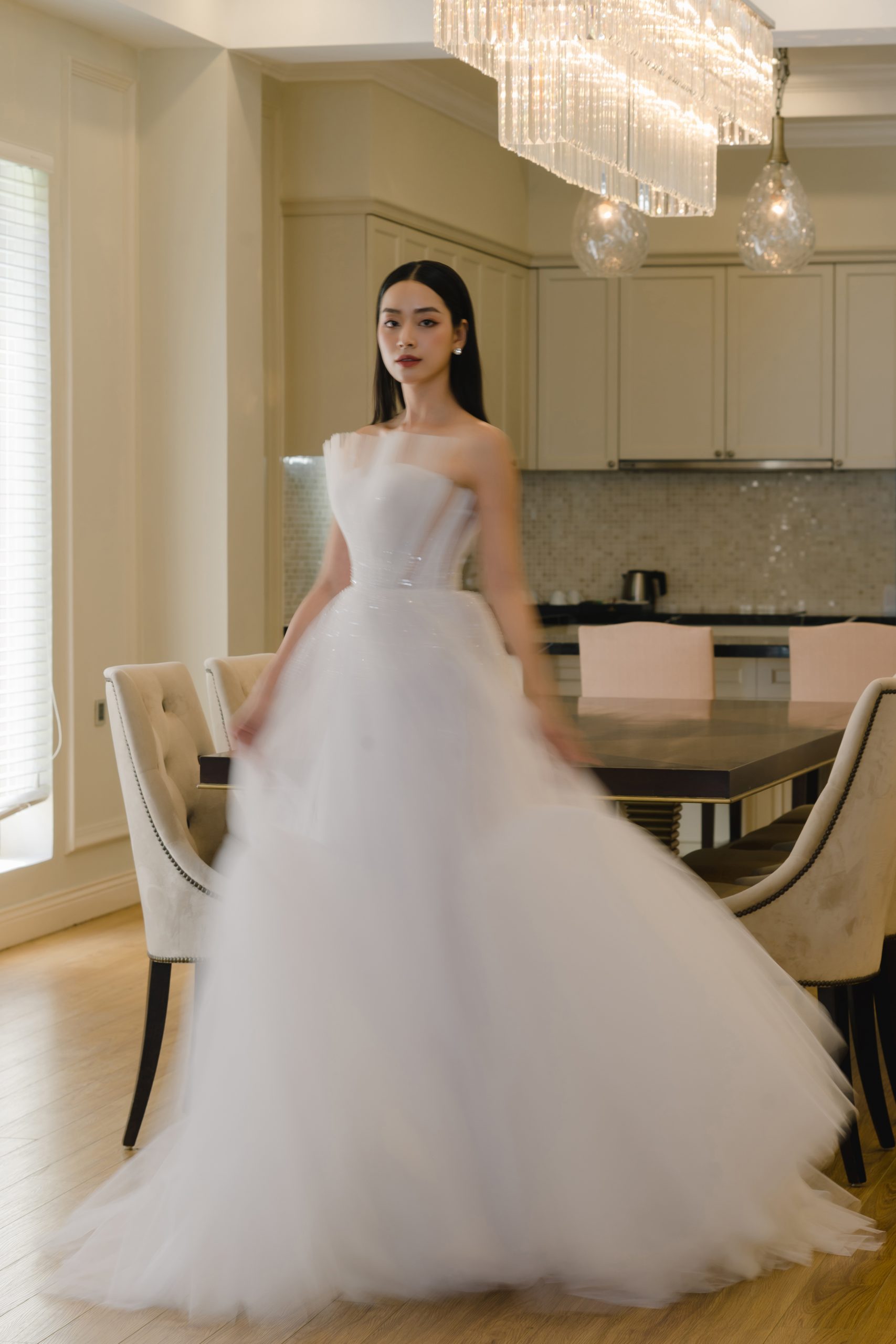Ether Bridal - Showroom trưng bày hơn 200 mẫu váy cưới có sẵn