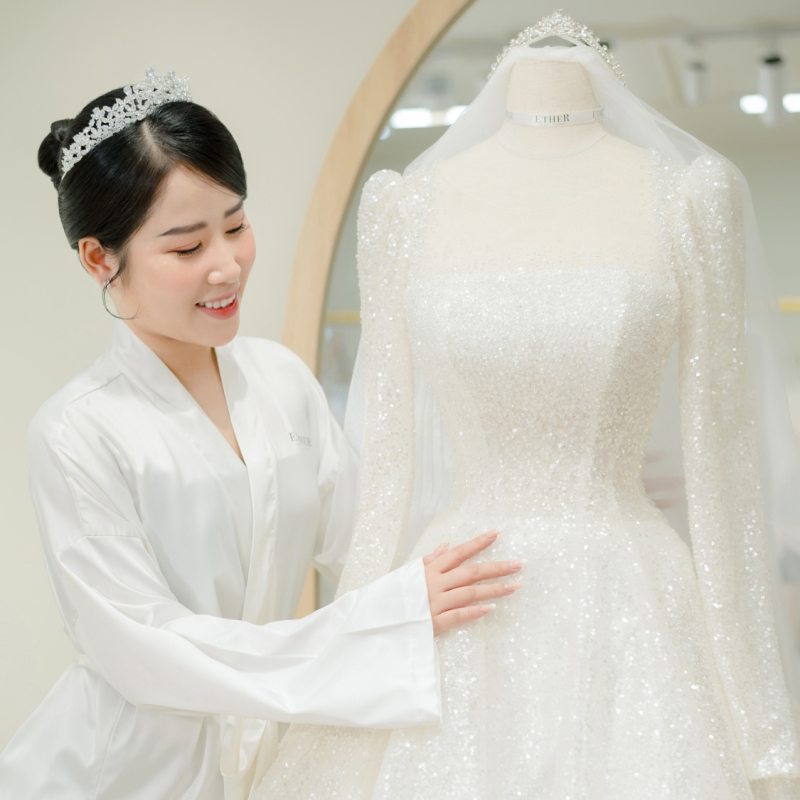 SHOULD YOU RENT OR BUY YOUR WEDDING DRESS – WHICH IS THE BEST CHOICE FOR THE BRIDE?